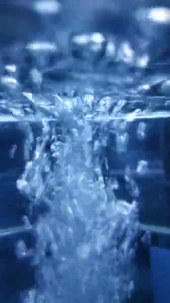 Stream Water Fills Bottle Bubbles Air Water Water Poured Bottle — Stock Video