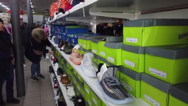 Europe Kiev Ukraine February 2020 Buyer Tries Sneakers Shoe Store — Wideo stockowe