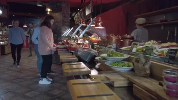 Europe Kiev Ukraine February 2020 Girls Have Lunch Public Catering — Αρχείο Βίντεο