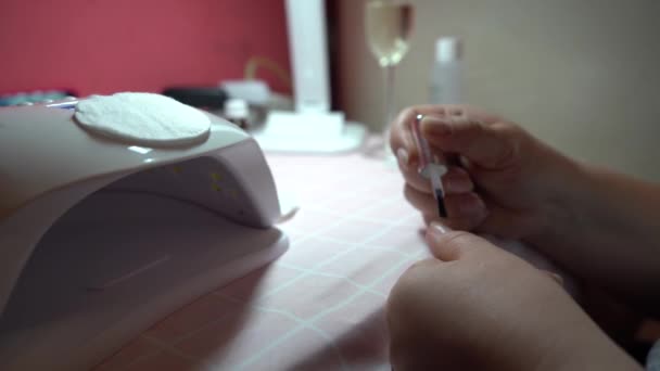 Girl Independently Manicures Quarantine Coronavirus Woman Does Her Own Manicure — Stock Video