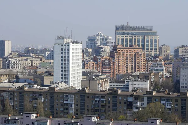 Europa Kiev Ucrânia Abril 2020 Vista Cidade Imobiliária Smog Envolveu — Fotografia de Stock