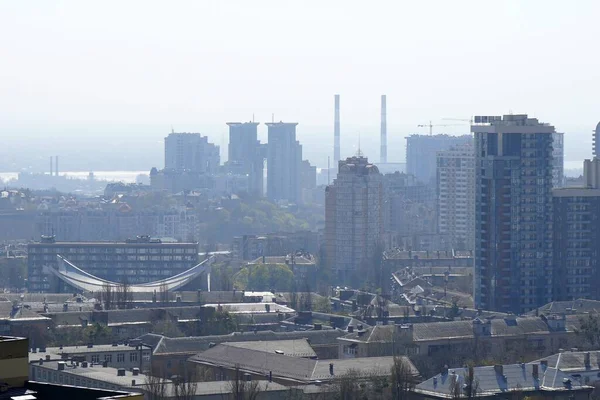 Europa Kiev Ucrania Abril 2020 Smog Envolvió Ciudad Debido Los —  Fotos de Stock
