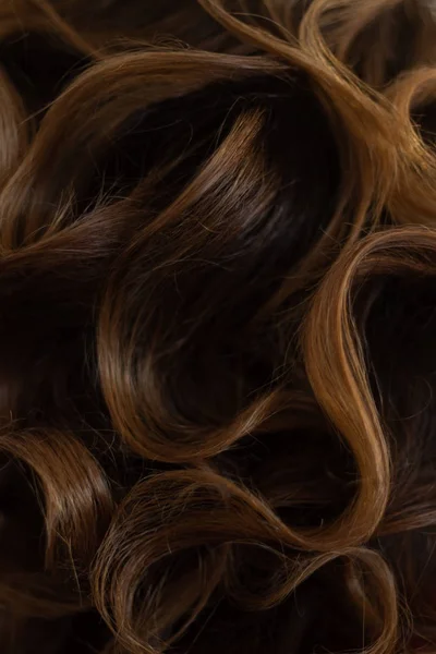 Kahverengi Kıvırcık Saçlar — Stok fotoğraf