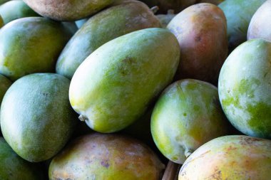 Mısır 'da bir pazarda mango. Yakın plan.