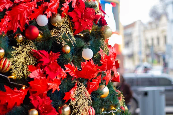 Arbre de Noël dans la rue comme fond — Photo