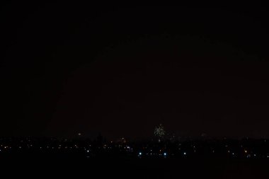 2020 'de Dnipro şehrinde yılbaşı gecesi havai fişekleri