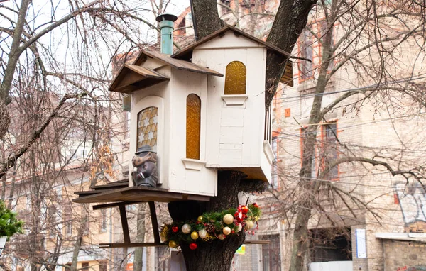 Uma casa de árvore no Dnieper no inverno — Fotografia de Stock