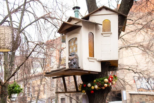 Uma casa de árvore no Dnieper no inverno — Fotografia de Stock