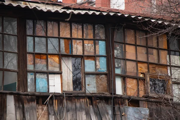 Vieux bâtiment résidentiel dans le centre de dnipro — Photo