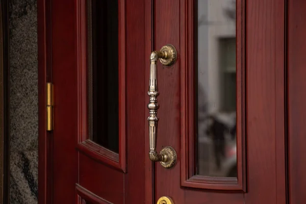Door with a handle to the house — 스톡 사진