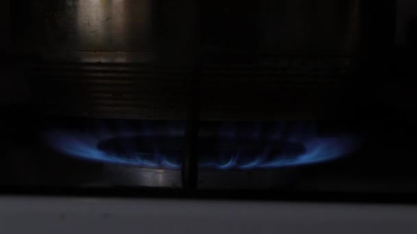 Ingeschakeld Gasfornuis Keuken Thuis Close — Stockvideo