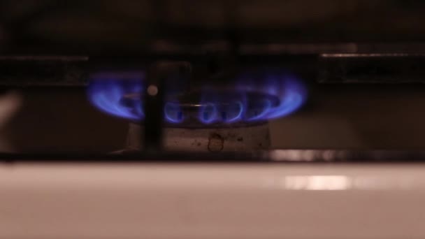 Ligado Fogão Gás Cozinha Close — Vídeo de Stock