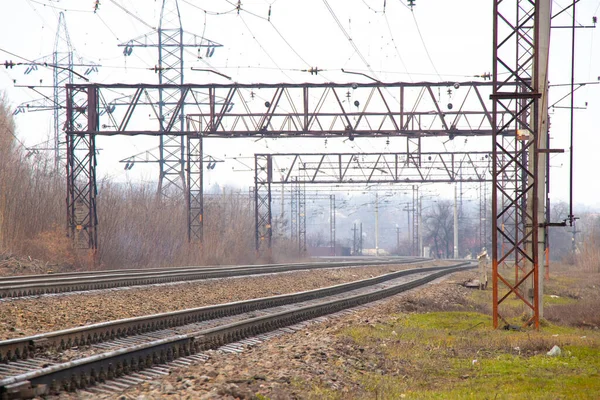 Oekraïense spoorweg op een winterdag in de stad Dnjepr — Stockfoto