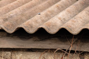 Yakın plan bir evin eski döşemesi.