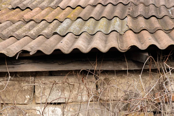 Régi pala csempe egy ház közelkép — Stock Fotó