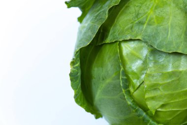 İzole edilmiş arka planda yeşil lahana.