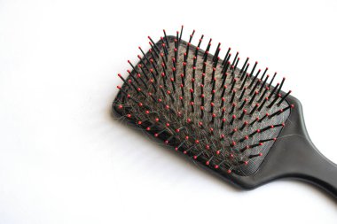 Açık kahverengi saçlı, yakın plan beyaz taraklı.