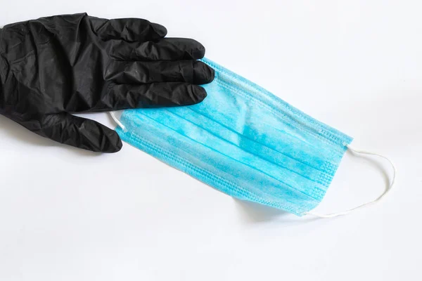 Ιατρική Προστατευτική Μπλε Μάσκα Και Γυναικείο Χέρι Μαύρα Γάντια Λευκό — Φωτογραφία Αρχείου