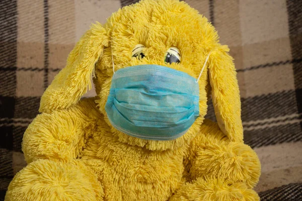 Baby Teddybeer Gemaskerd Medisch Close Epidemie — Stockfoto