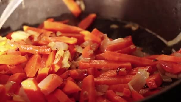 Fried Onions Carrots Non Stick Pan Change Spoon — Stock Video