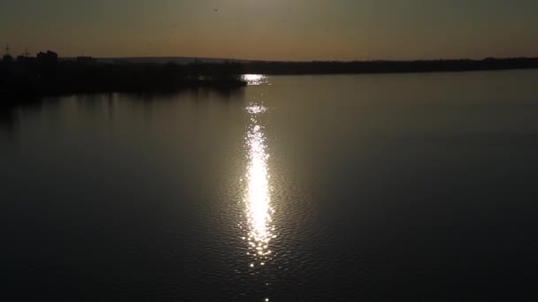 Solnedgång Floden Dnepr Utsikt Från Bron Kvällen Våren 2020 — Stockvideo
