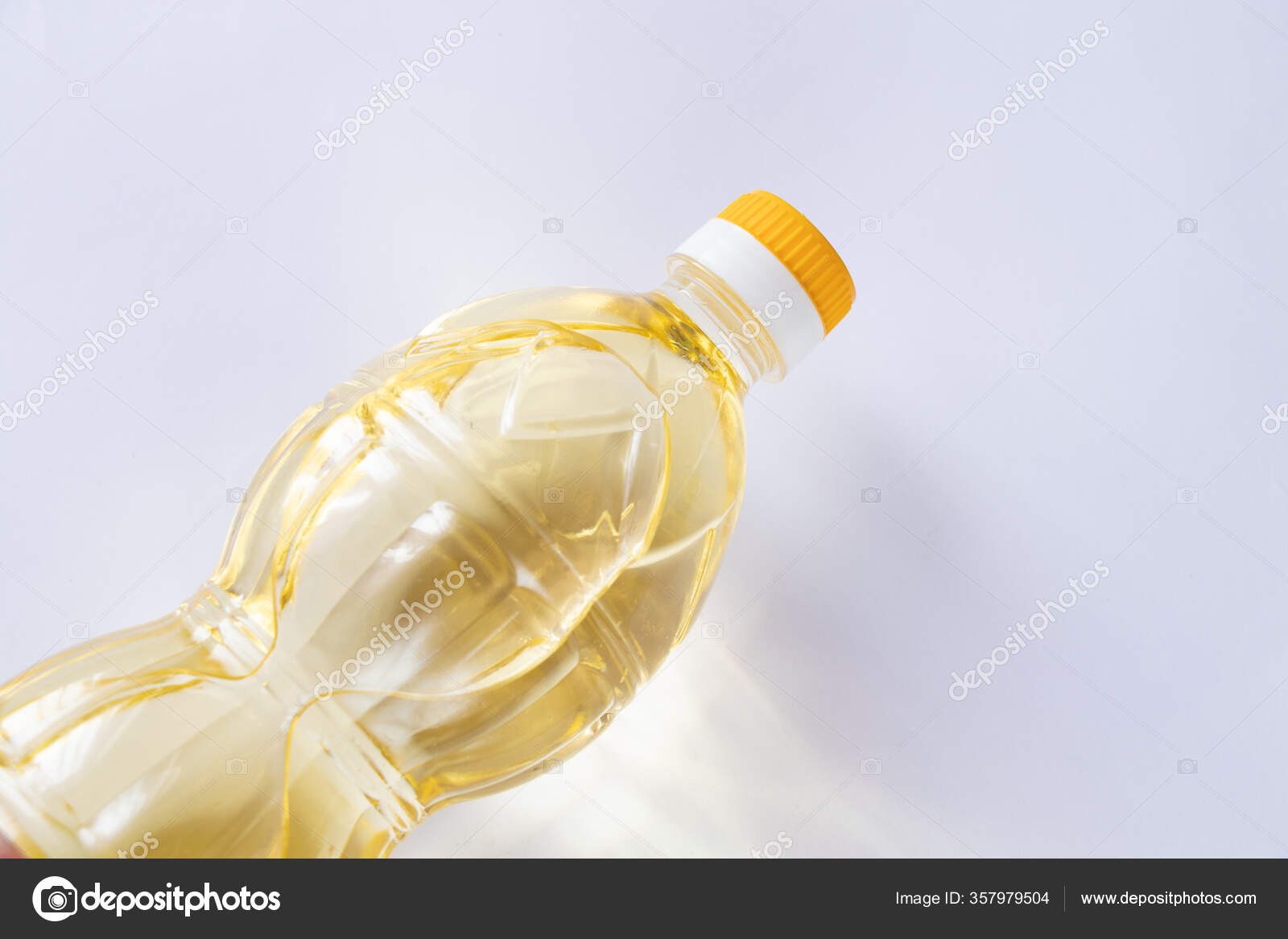 Botella Plástico Con Aceite Girasol — Foto de stock © vikabest88@gmail