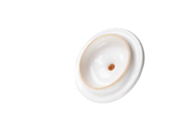 Beyaz arka planda beyaz cam kapak