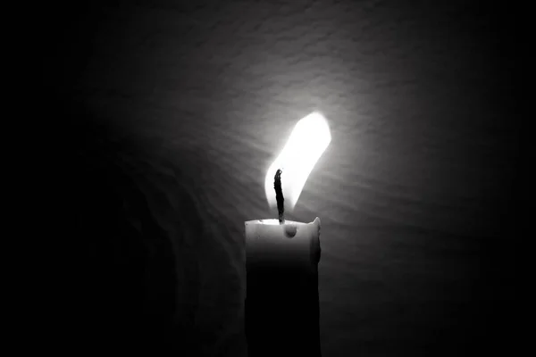 Lighted Candle Stands Dark Room — Stock Photo, Image