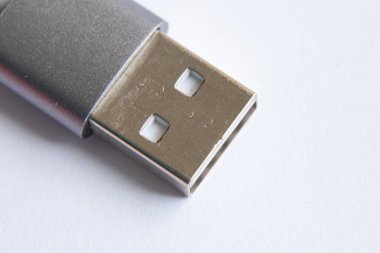 İzole edilmiş bir arkaplan makrosu üzerinde usb kablosu
