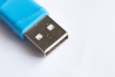 İzole edilmiş bir arkaplan makrosu üzerinde usb kablosu