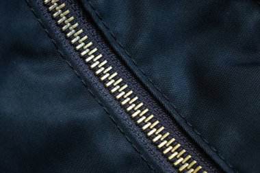 Arka planda fermuar var.