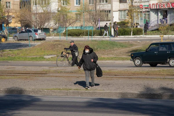 Украина Днепр Апреля 2020 Года Жители Города Днепра Время Утреннего — стоковое фото