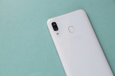 Dokunmatik telefonun plastik kapağı