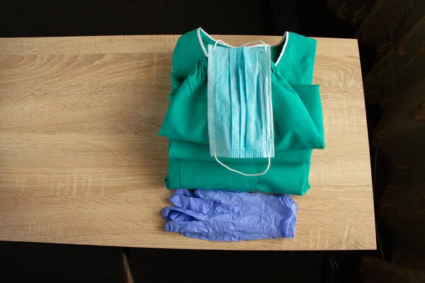 Medicinsk Uniform Uppsättning Vikta Isolerad Bakgrund Sjuksköterska — Stockfoto