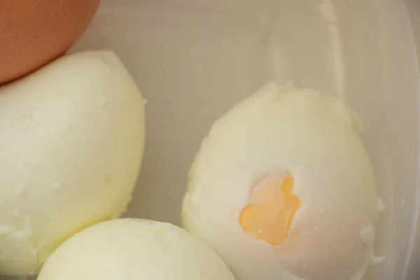 Βραστά Αυγά Κοτόπουλου Βρίσκονται Ένα Μπολ — Φωτογραφία Αρχείου
