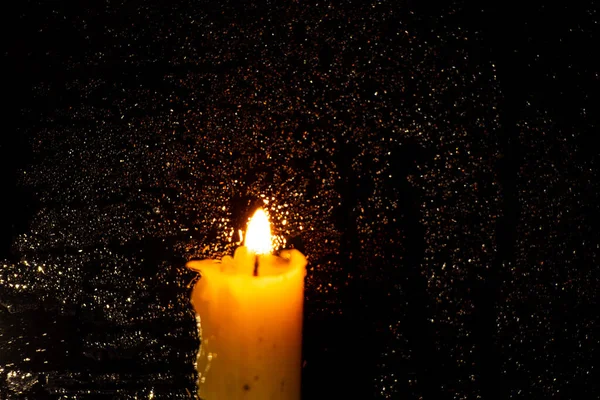 Полум Церковної Свічки Темній Кімнаті — стокове фото