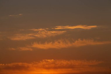 Ukrayna 'da gün batımında gökyüzünün arka planı