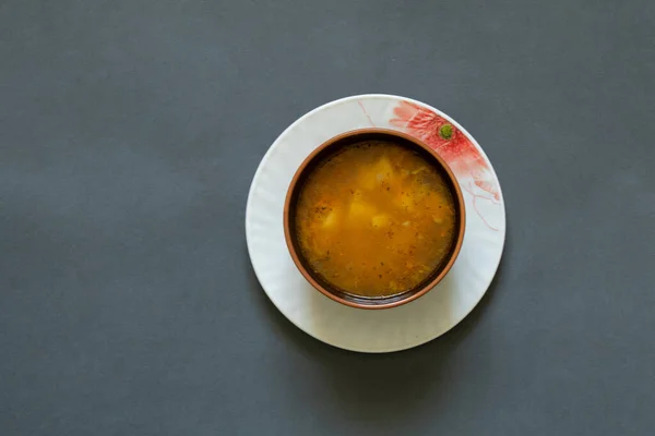 Uma Tigela Sopa Uma Mesa Fundo Isolado Para Almoço — Fotografia de Stock