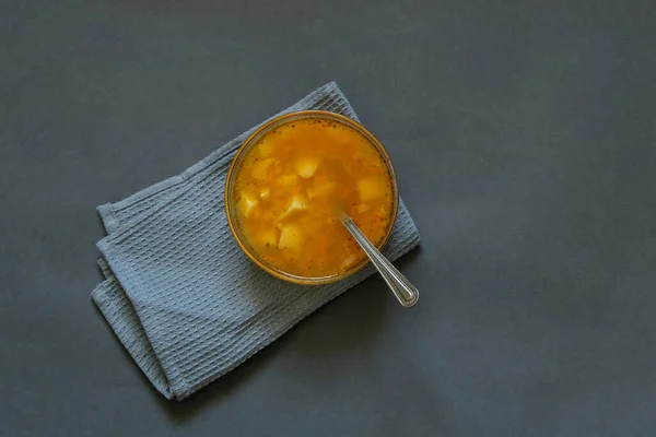 Uma Tigela Sopa Uma Mesa Fundo Isolado Para Almoço — Fotografia de Stock