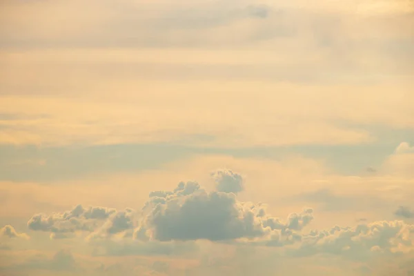 Bewölkter Himmel Einem Sonnigen Tag Als Hintergrund — Stockfoto