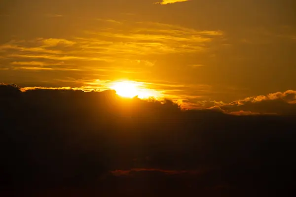 ウクライナの夜のドニエプル川の夕日 — ストック写真