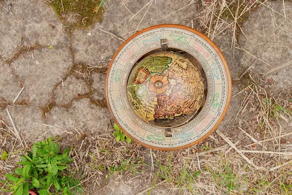 Planeet Bol Straat Middag Ligt Grond — Stockfoto