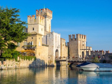 Sirmione kale Köprüsü