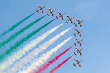 İtalyan akrobatik devriyesi Tricolori