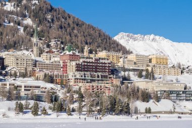 Kış aylarında Sankt Moritz panorama