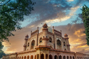 Delhi 'deki Safdarjung mezarının dış görünüşü