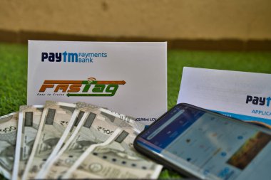 Hızlı Etiket ve başvuru formu Paytm Ödeme Bankası tarafından yeşil çimenler üzerine sağlanmıştır