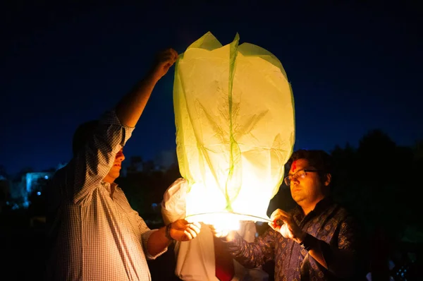 Jaipur India Circa 2020 Photograph People Holding Yellow Sky Lantern — Stock Photo, Image