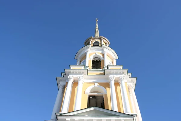 Klocktornet Vid Ingången Till Territoriet Ryazan Kreml Mot Den Blå — Stockfoto