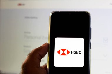1 Aralık 2019, Brezilya. Bu resimde Hsbc Holding logosu akıllı telefondan gösteriliyor